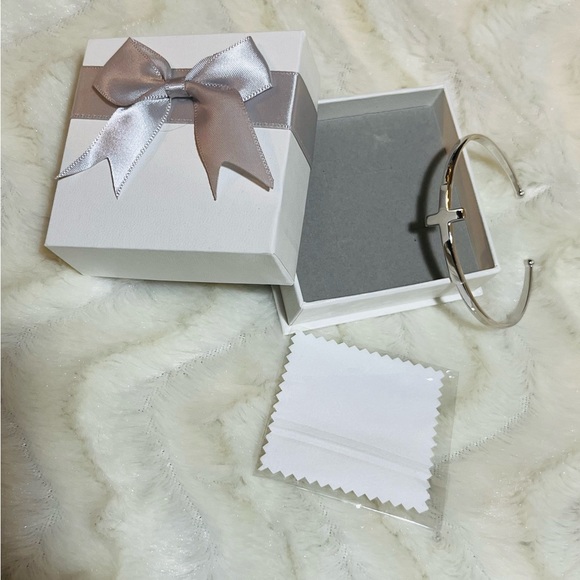 Sterling silver faith hope in love cross bracelet